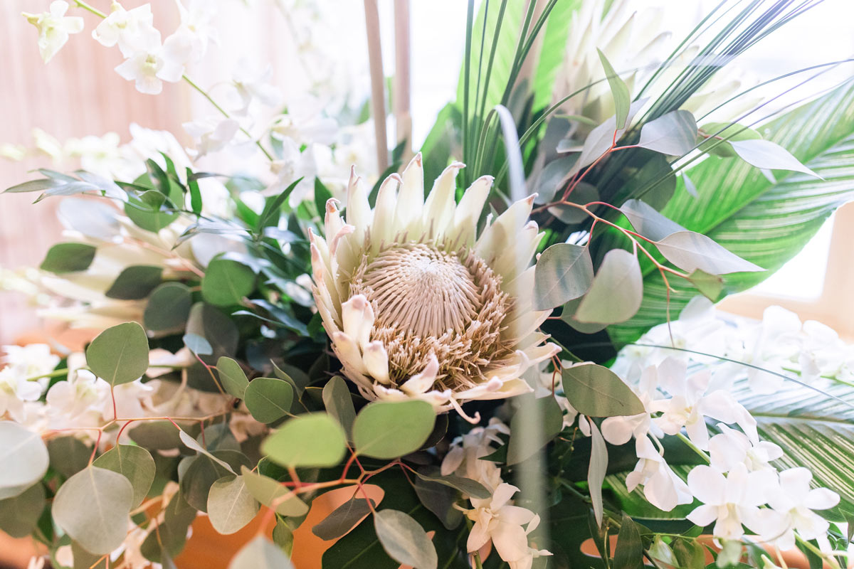 Marriott – flower arrangement closeup – slide 23
