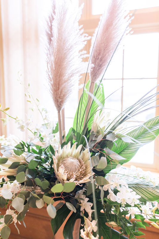Marriott – flower arrangement closeup 1 – slide 24
