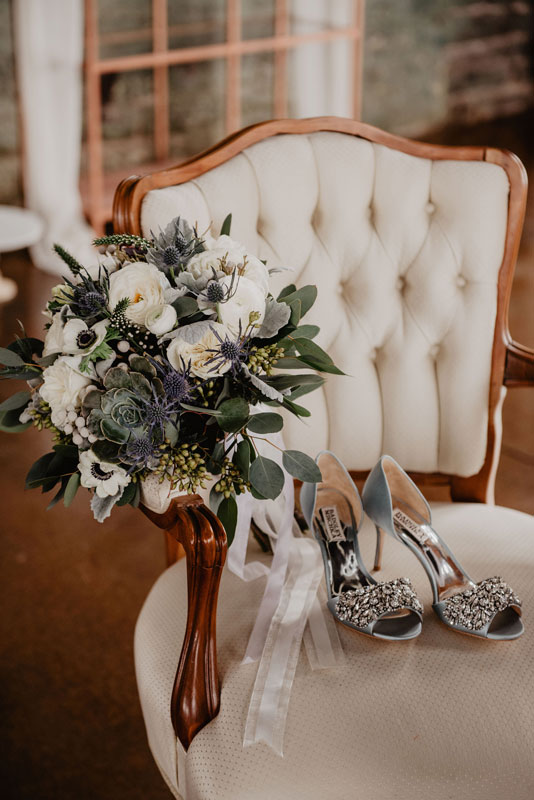 Sinclair – bride bouquet-shoes 2 – slide 5