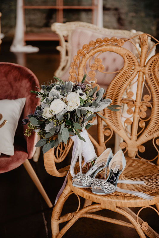 Sinclair – bride bouquet-shoes 3 – slide 6