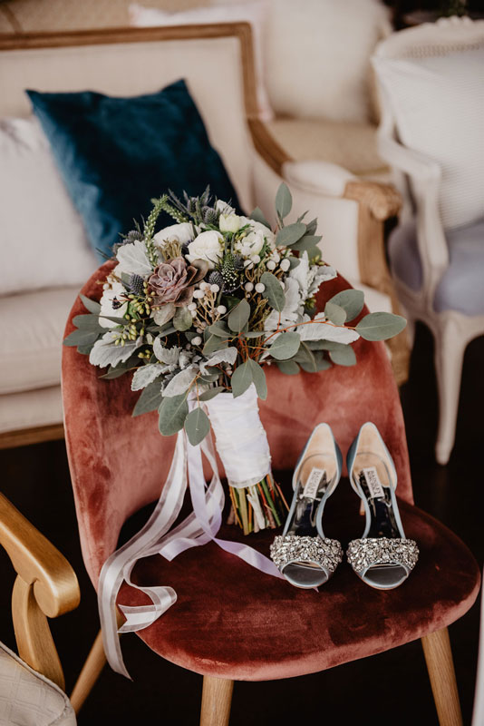Sinclair – bride bouquet-shoes 5 – slide 8